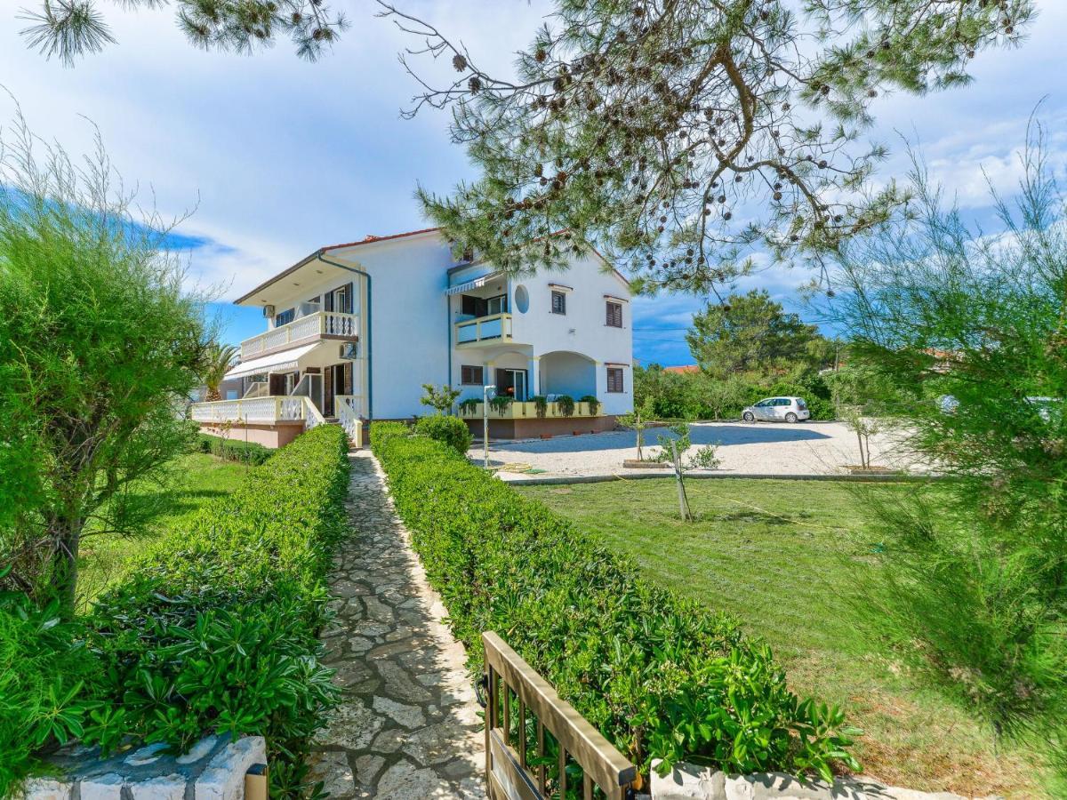 Apartments In House Liveric, In Vir At The Beach エクステリア 写真