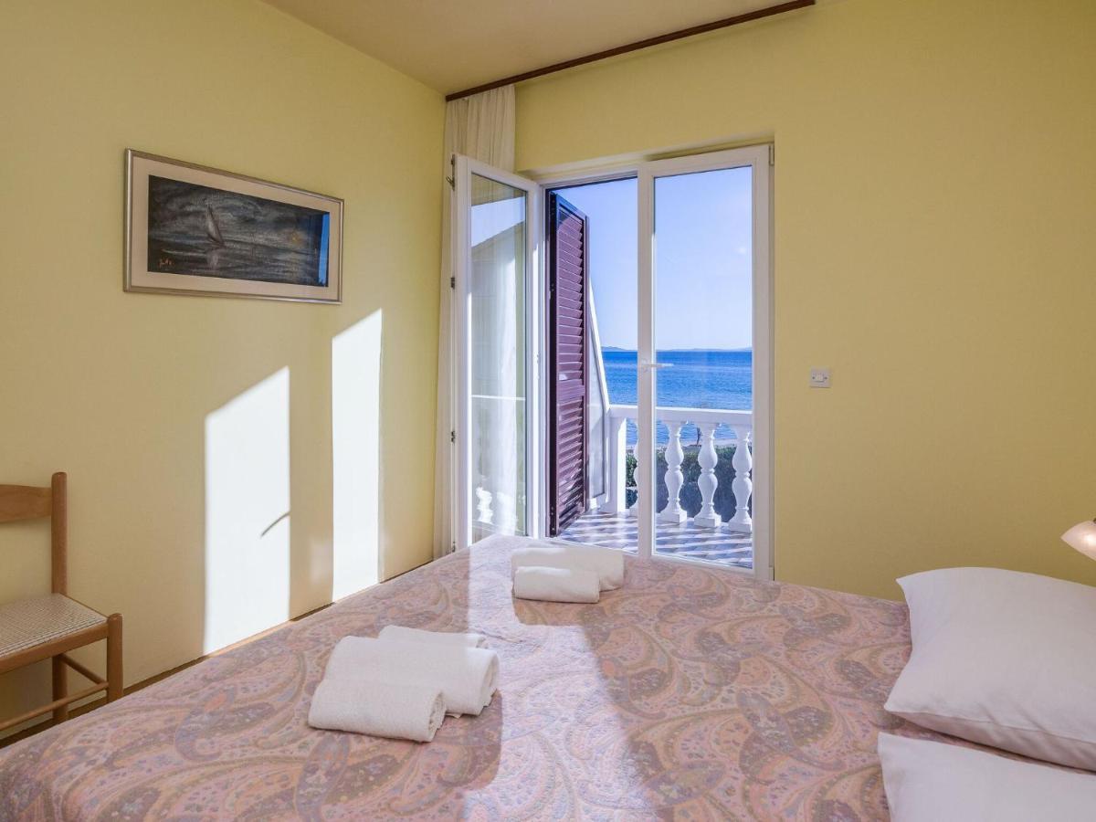 Apartments In House Liveric, In Vir At The Beach エクステリア 写真