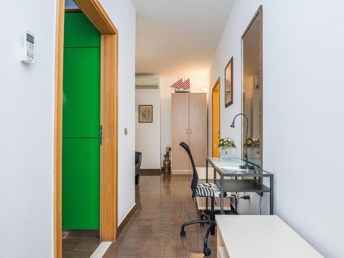 Apartments In House Liveric, In Vir At The Beach エクステリア 写真
