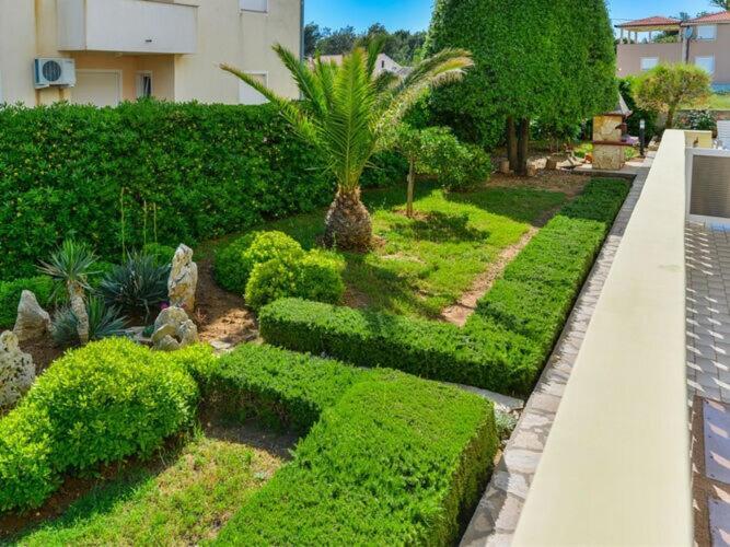 Apartments In House Liveric, In Vir At The Beach エクステリア 写真
